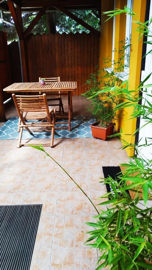 Bee Home Vecses Exterior photo